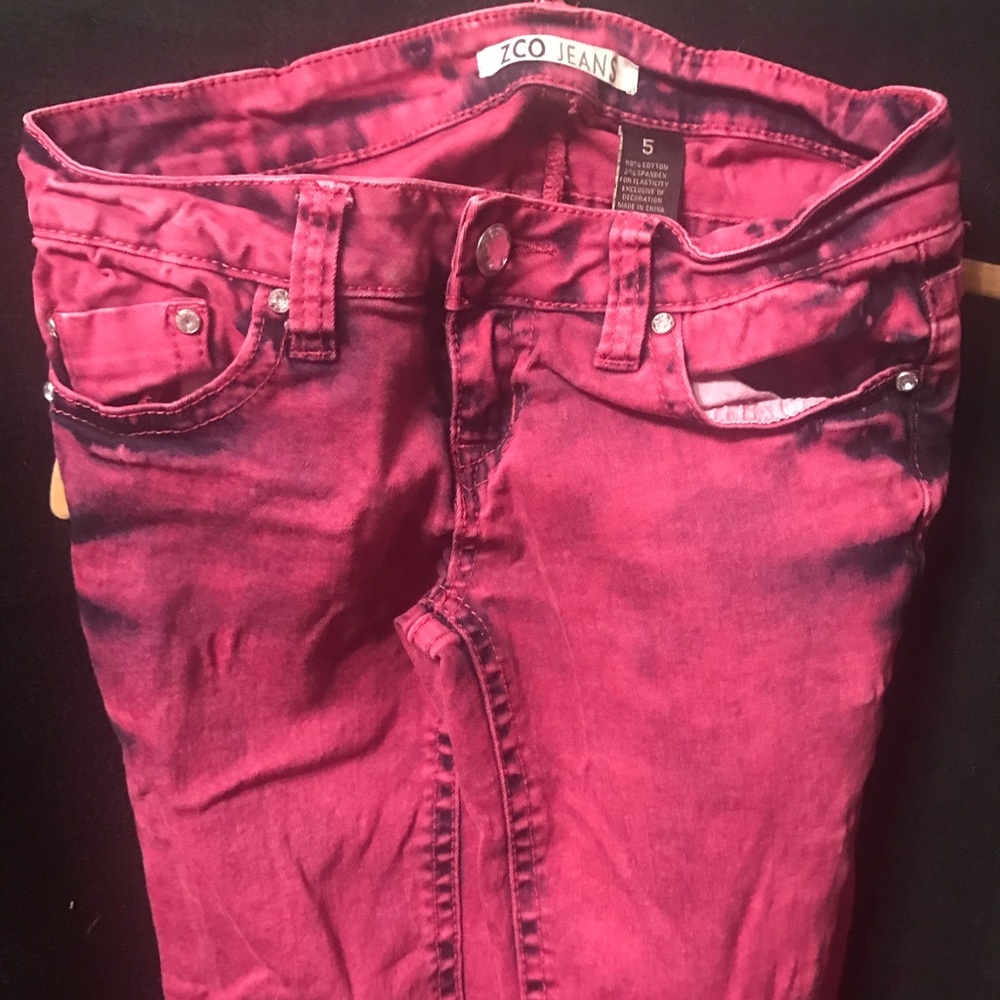 Zco jeans pink and black stone washed size 5. Super cute and so versatile!